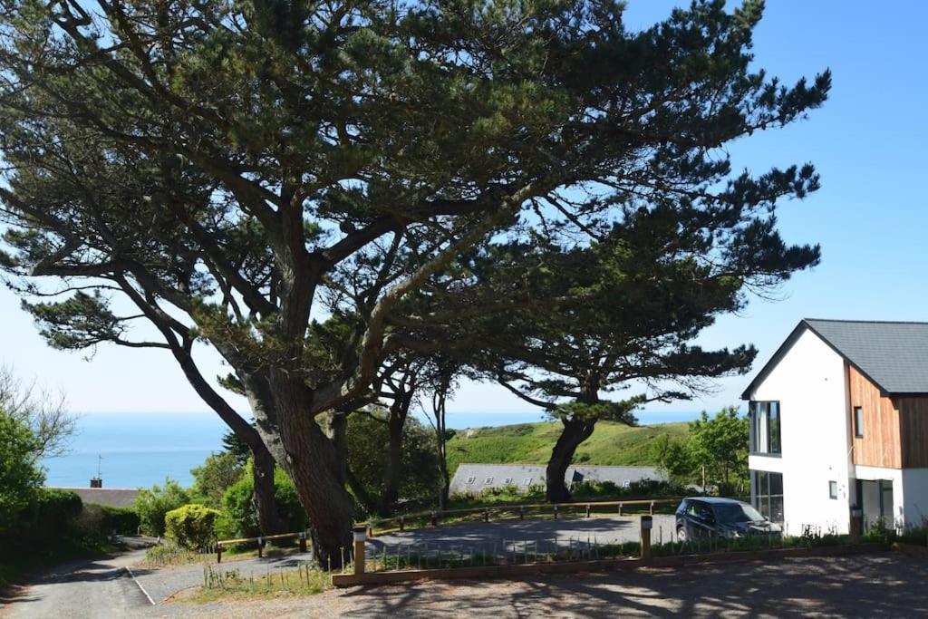 Flat 1 High Tide House, Mortehoe - Beautifully Designed Ground Floor Flat With Sea Views And Garden Exterior photo